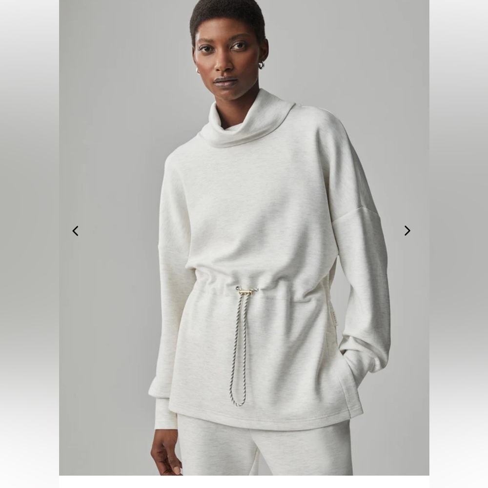 NWT Varley Freya Sweatshirt Size Small Ivory